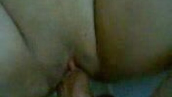 Curva a venit la casa prietenului ei să se fută, dar a trebuit să-i trag vreau filme porno cu babe și soțul